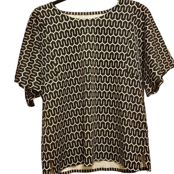 ‎CHICO'S Geo Print Top - Size Small - Picture 2 of 6